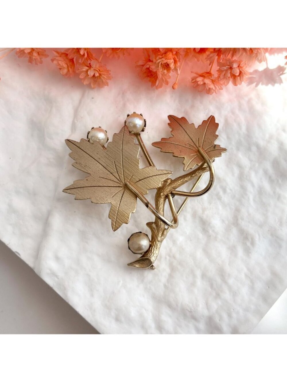 Double Leaf & Faux Pearl Sarah Coventry Gold T 60's Vintage Costume Brooch - Picture 10 of 10
